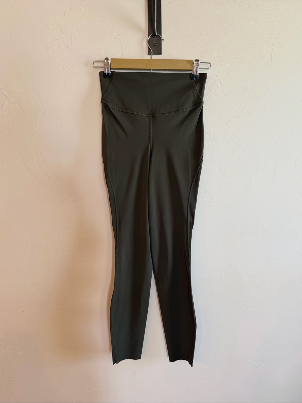 Lululemon Base Pace HR Tight 25” *Dark Olive